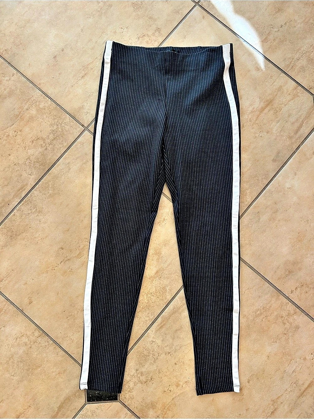 Dynamite Pinstripe Leggings in Black & White Size S